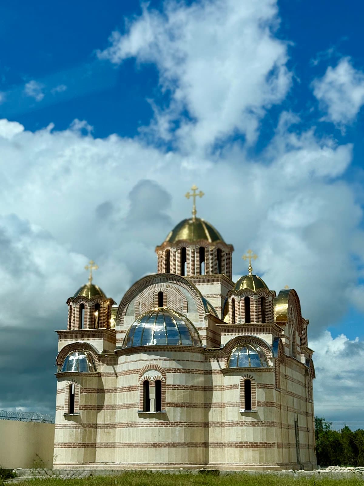 Serbian Orthodox Church - Transfiguración del Señor Jesús Cristos - Imagen 1