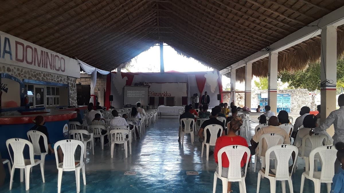Iglesia Adventista del Séptimo Día, Friusa Dominicana - Imagen 1