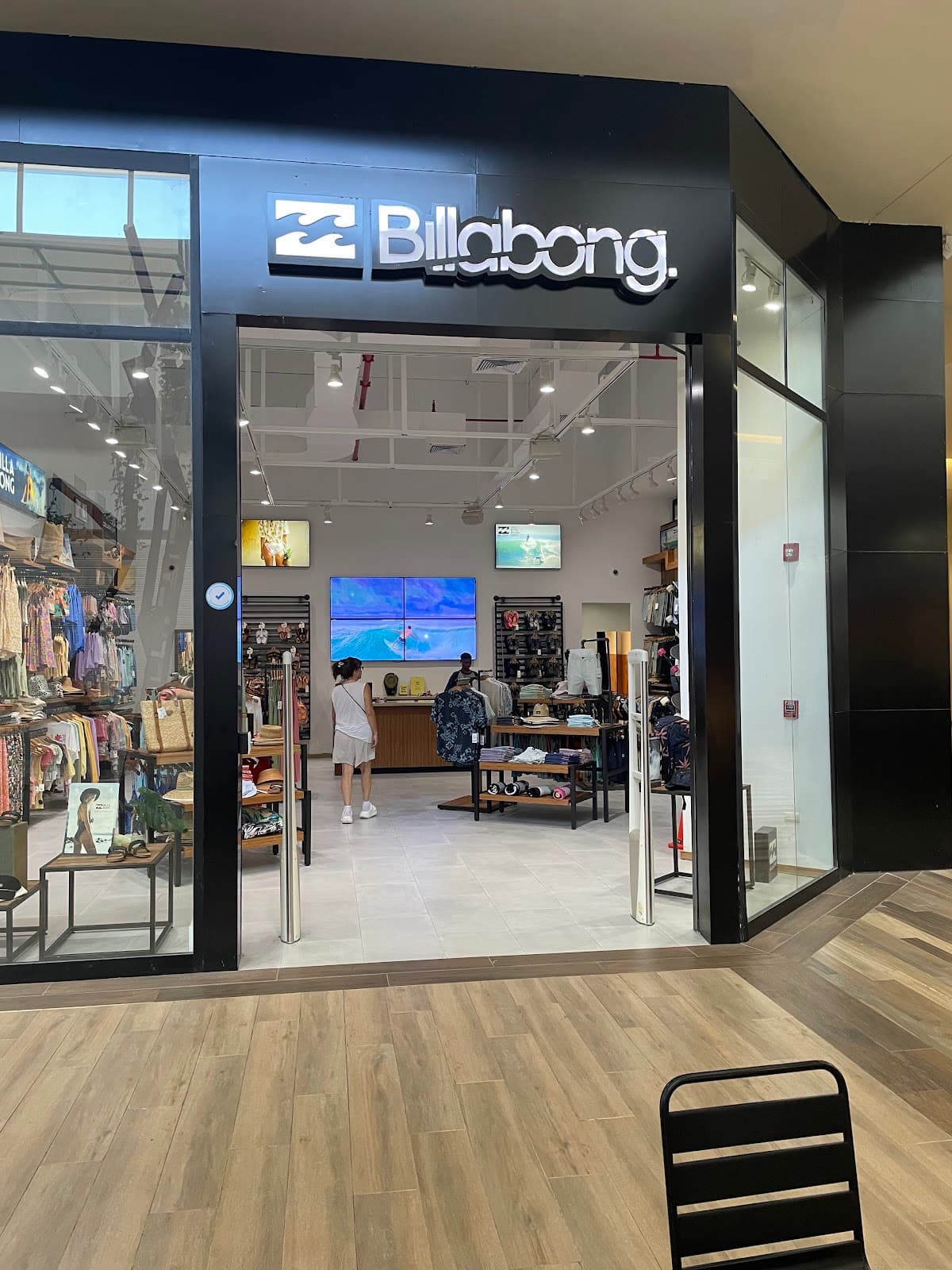 Billabong - BlueMall Punta Cana - Imagen 3