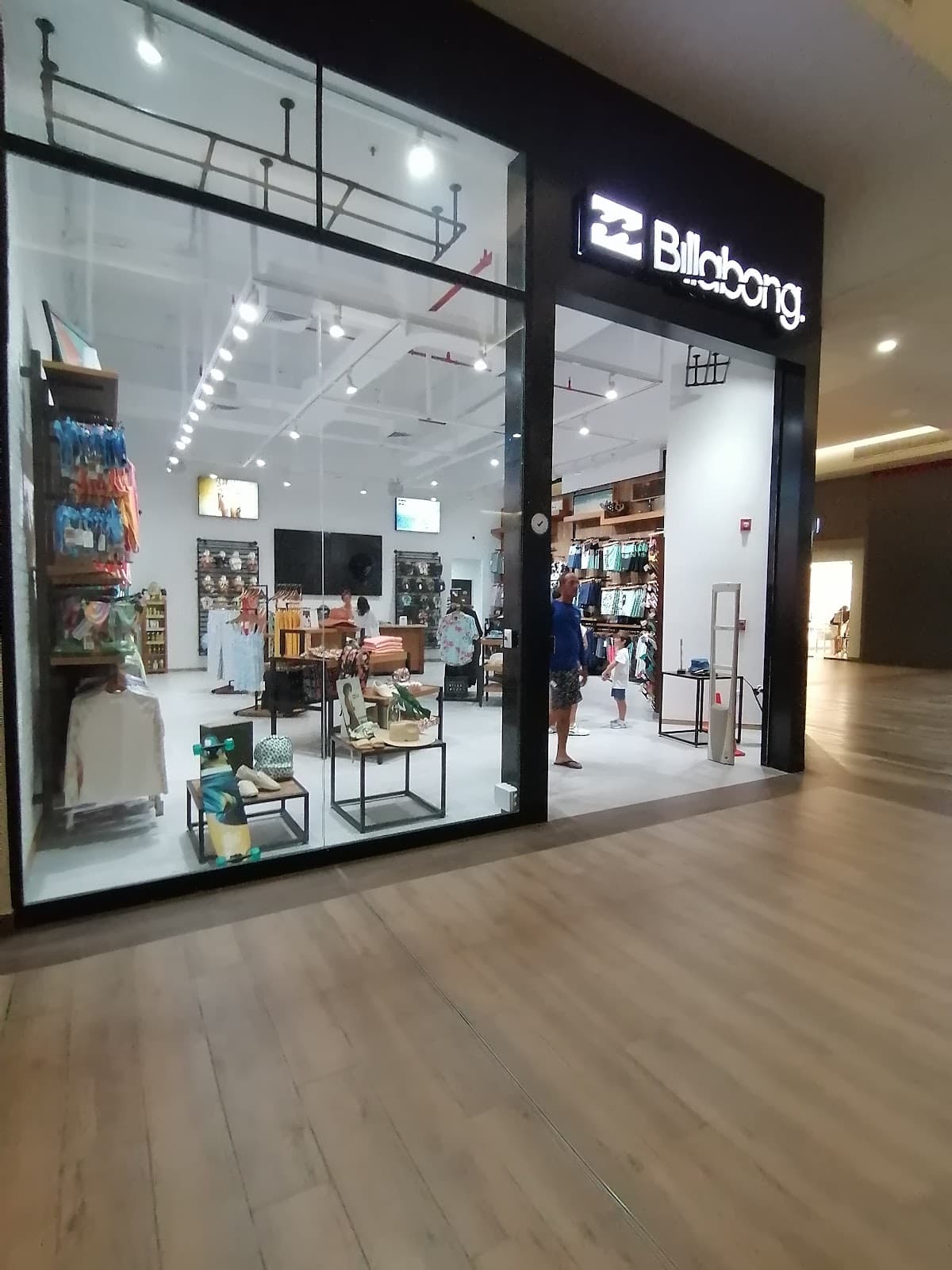 Billabong - BlueMall Punta Cana - Imagen 1