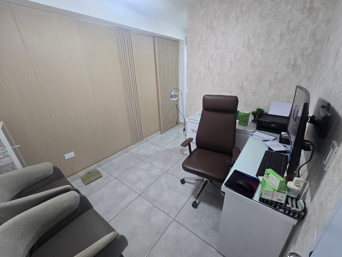 Dr David Castillo urologo en Higuey - Imagen 2