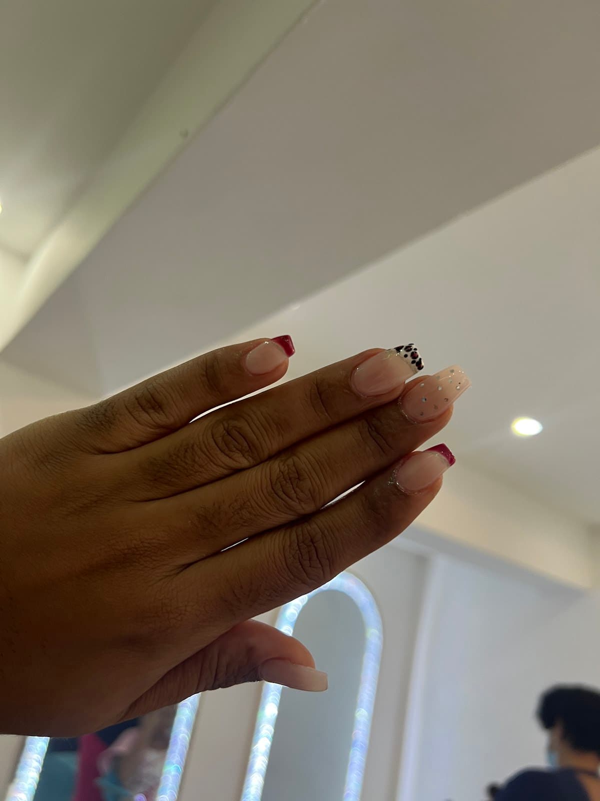 Susej hair and nails - Imagen 1
