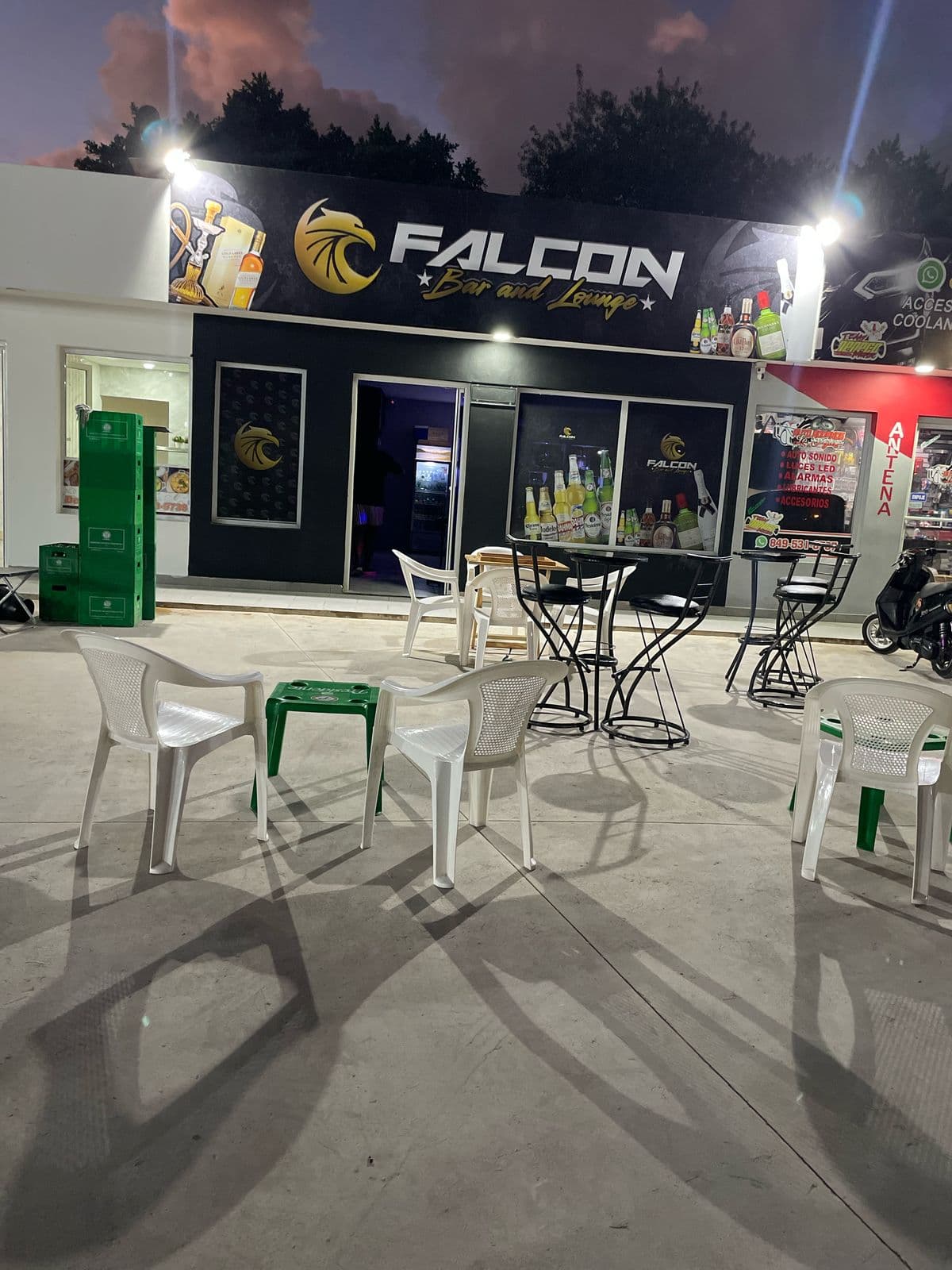 Falcon Bar and Lounge - Imagen 2