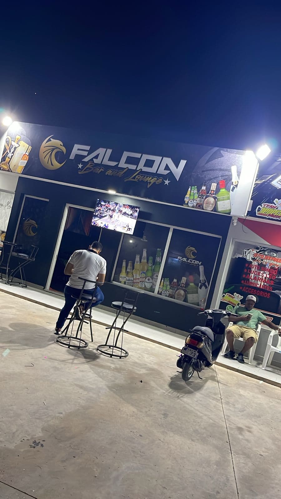 Falcon Bar and Lounge - Imagen 3