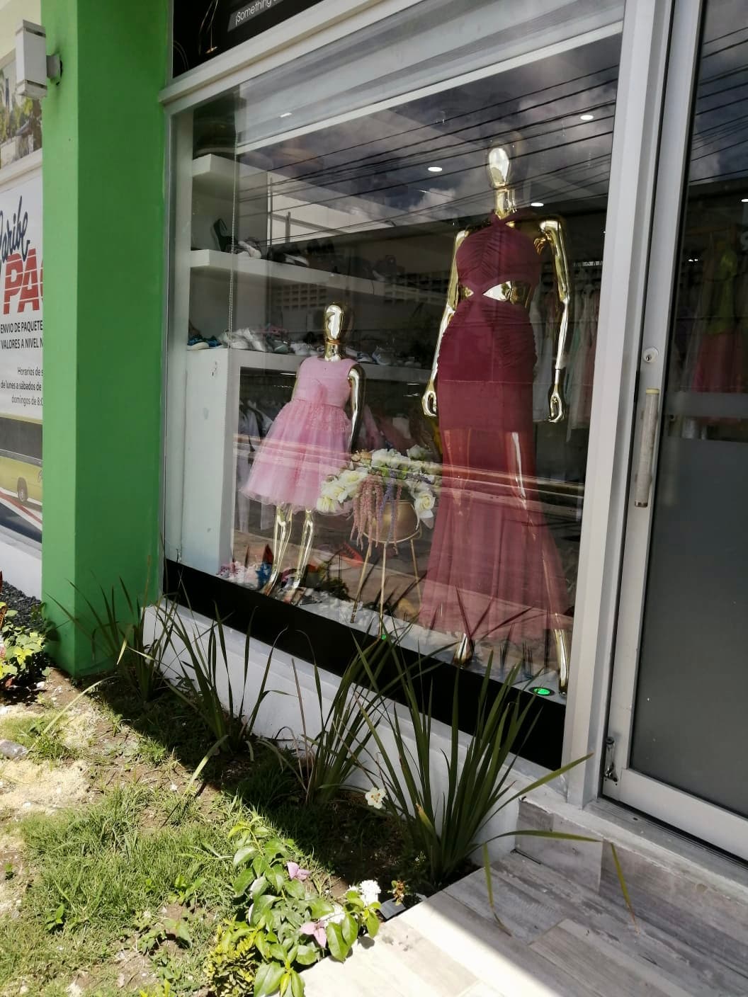 JULIA DRESSES ¡Something Different! - Imagen 1