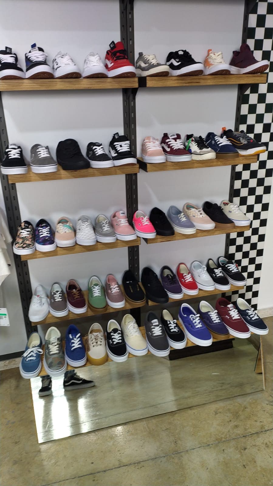 Vans Republica Dominica - Imagen 2