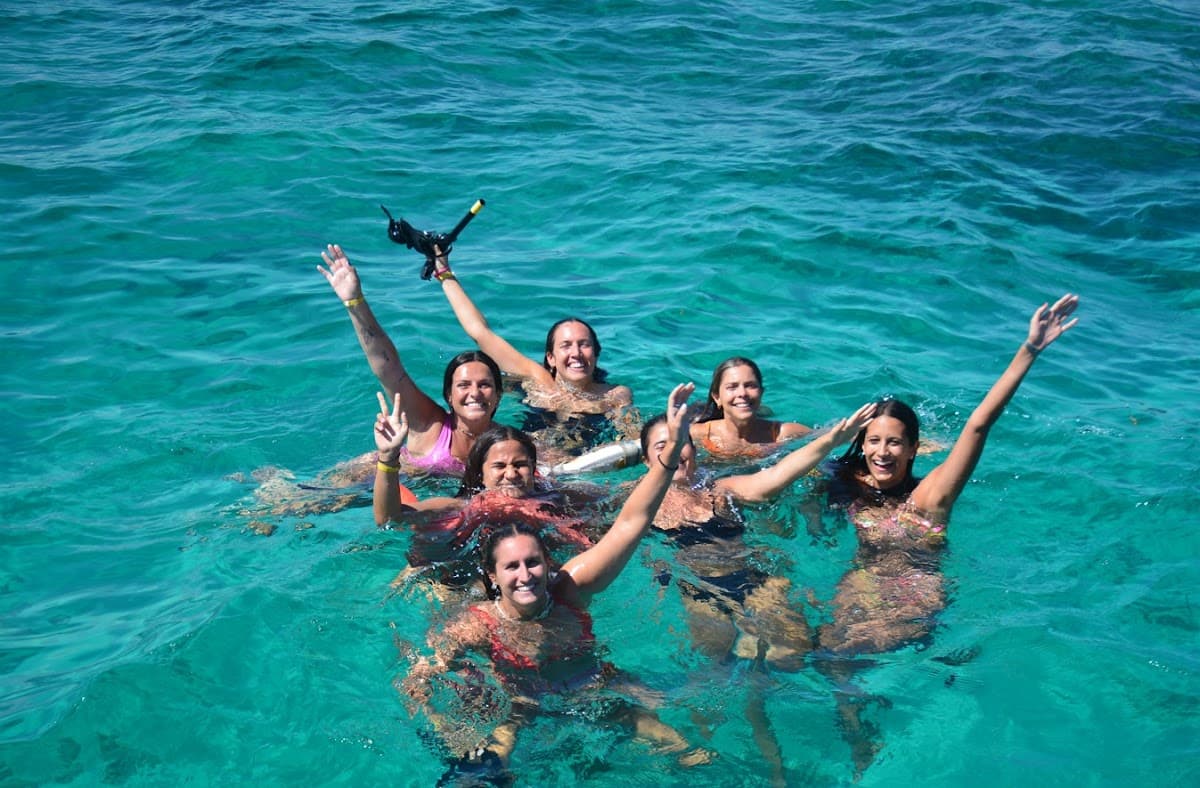 Going Party Boat - Imagen 3