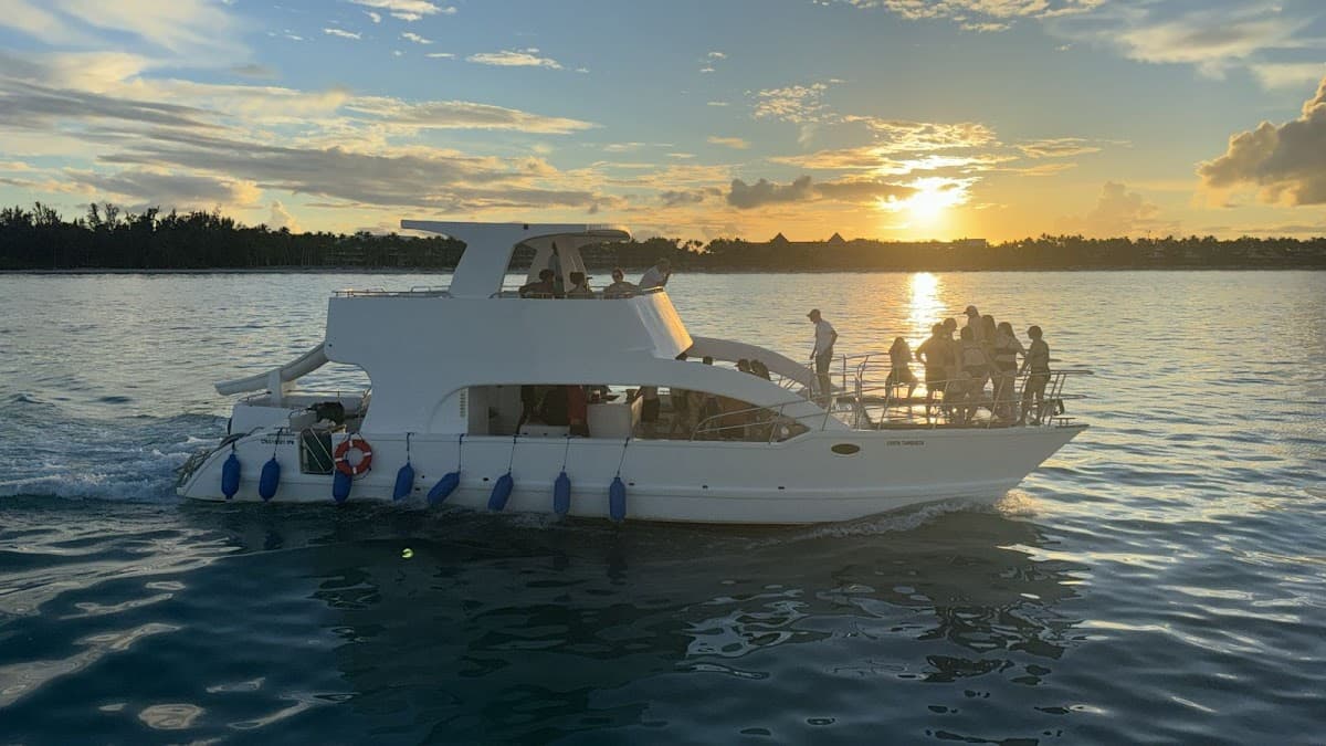 Going Party Boat - Imagen 1