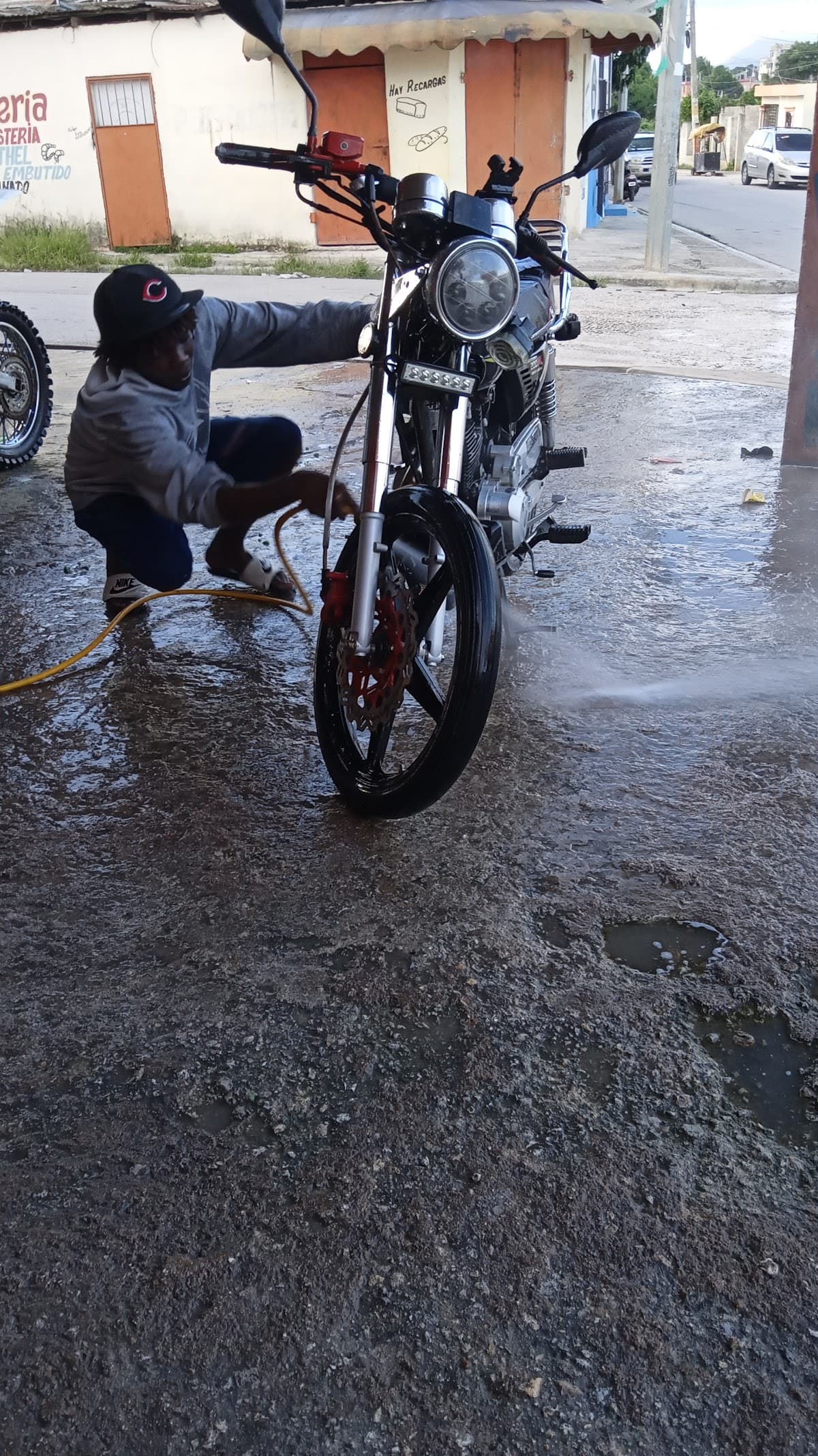 Yudy liquor store & carwash - Imagen 2