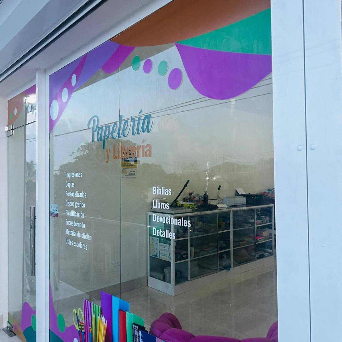 PAPELERIA Y LIBRERIA CRISTIANA - Imagen 1