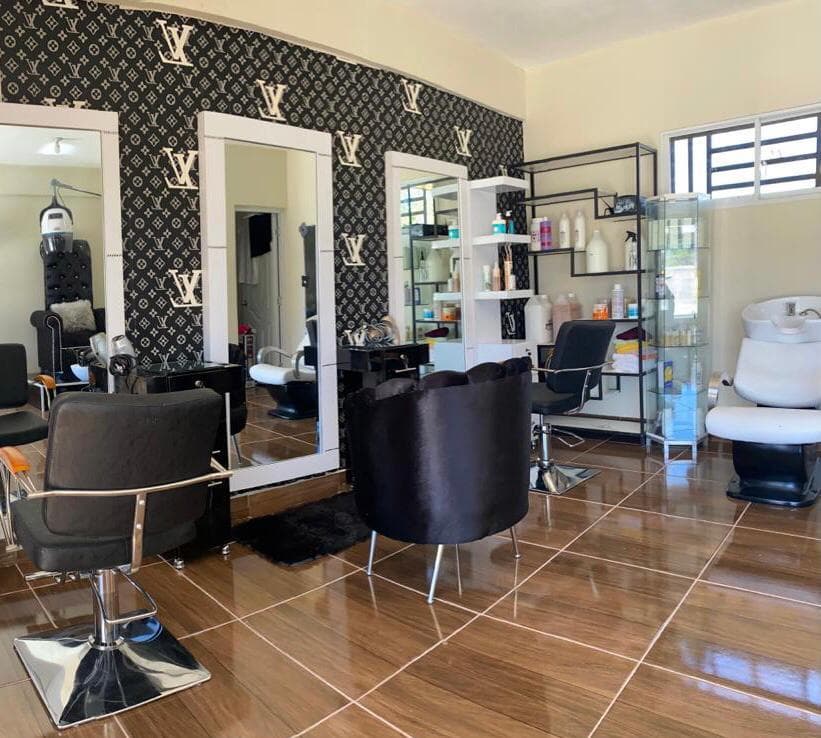 De Niurka Salon - Imagen 1