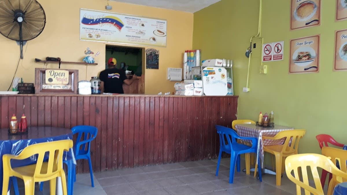 Arepera Venezolana rd - Imagen 3