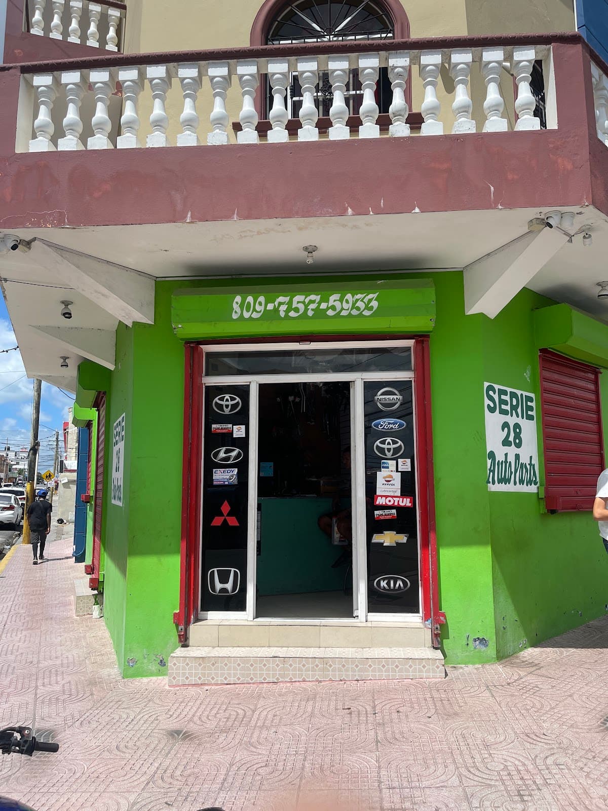 SERIE 28 AUTO PARTS - Imagen 1