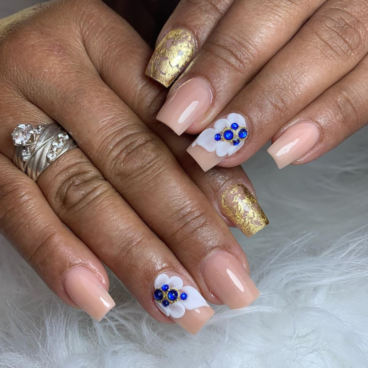 Sunflowers Nails Center - Imagen 1