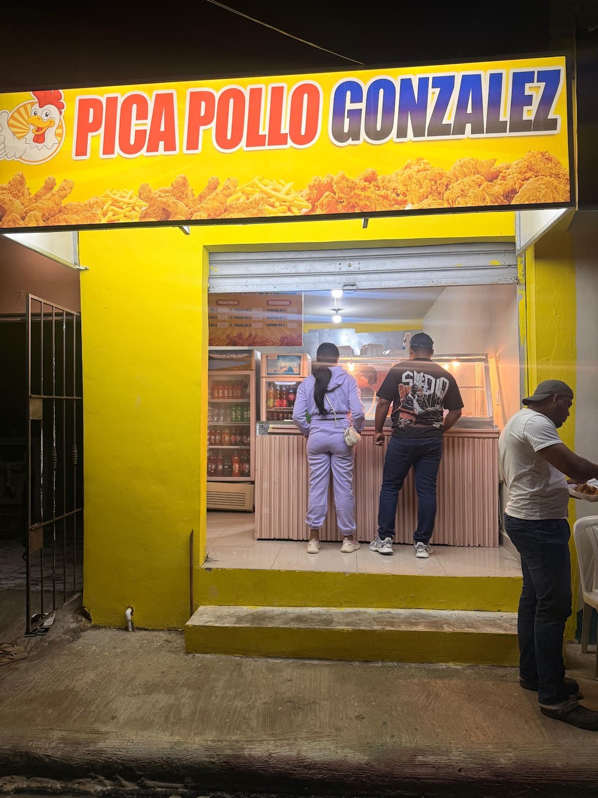 Pica Pollo Gonzalez - Imagen 1