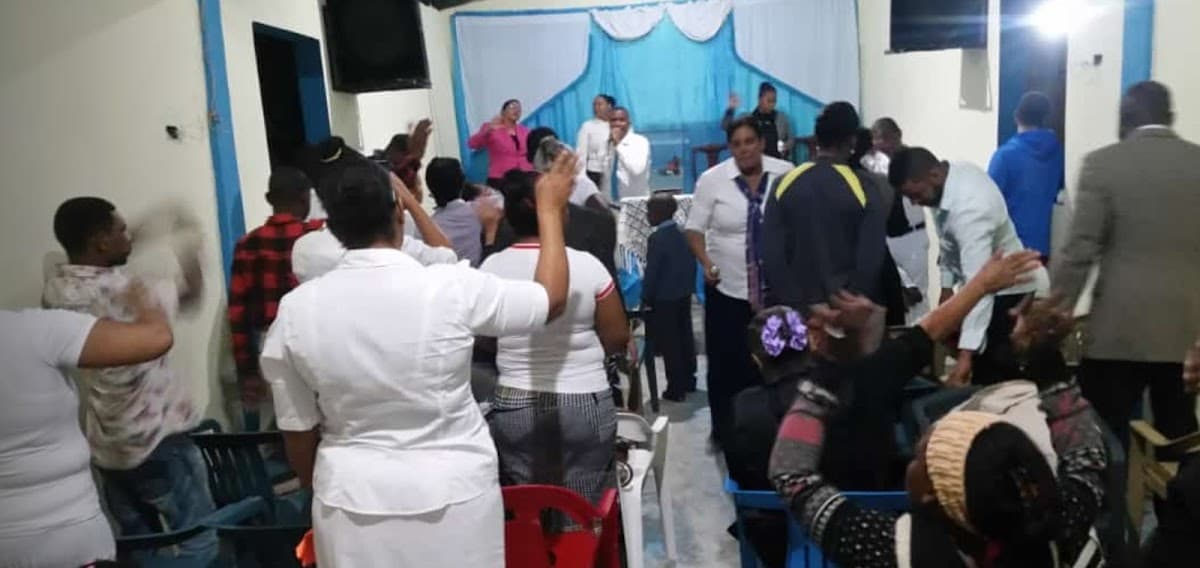 iglesia Cristo La Roca Viva Principe De Paz - Imagen 1