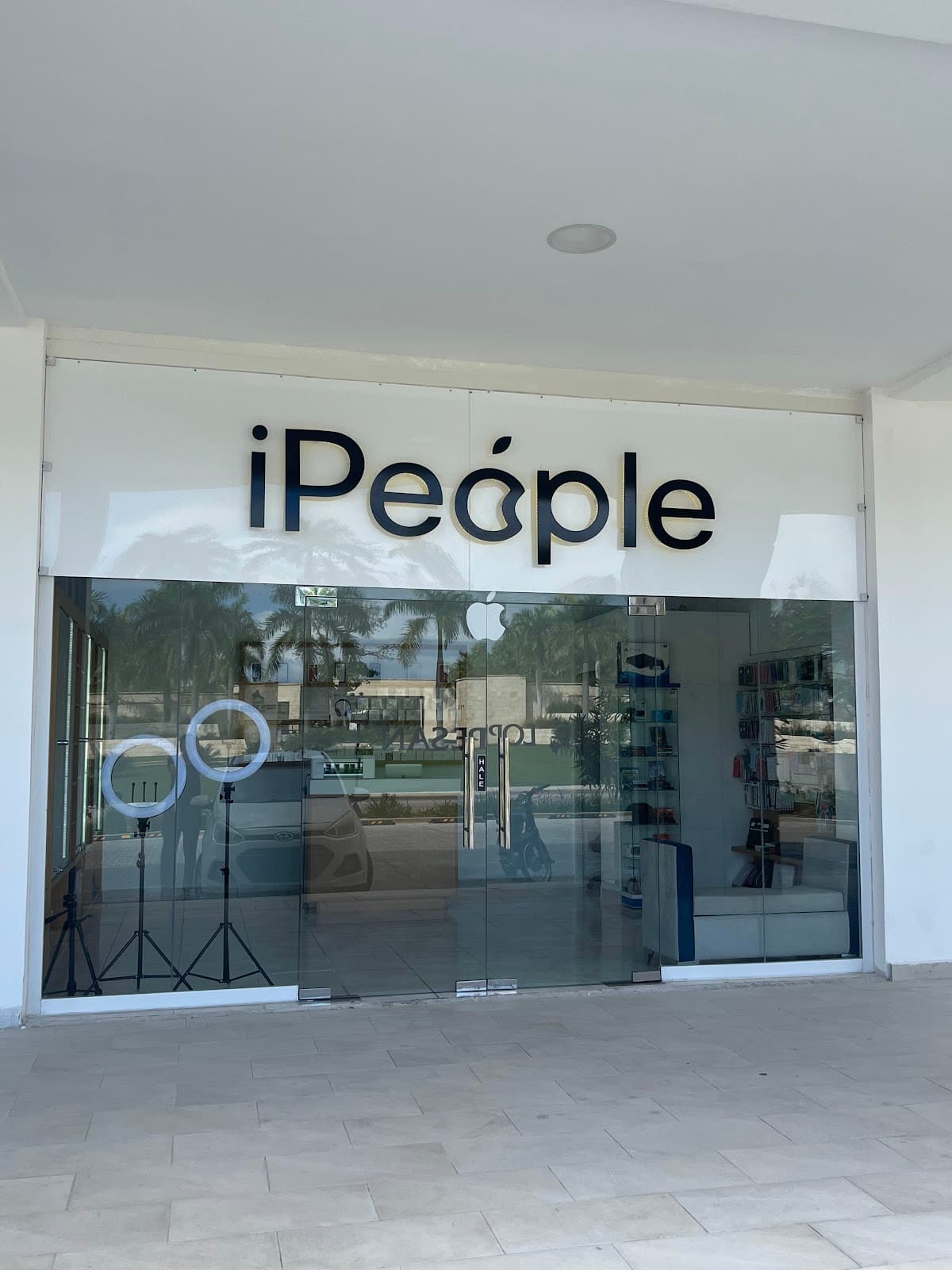 IPEOPLE - Imagen 1