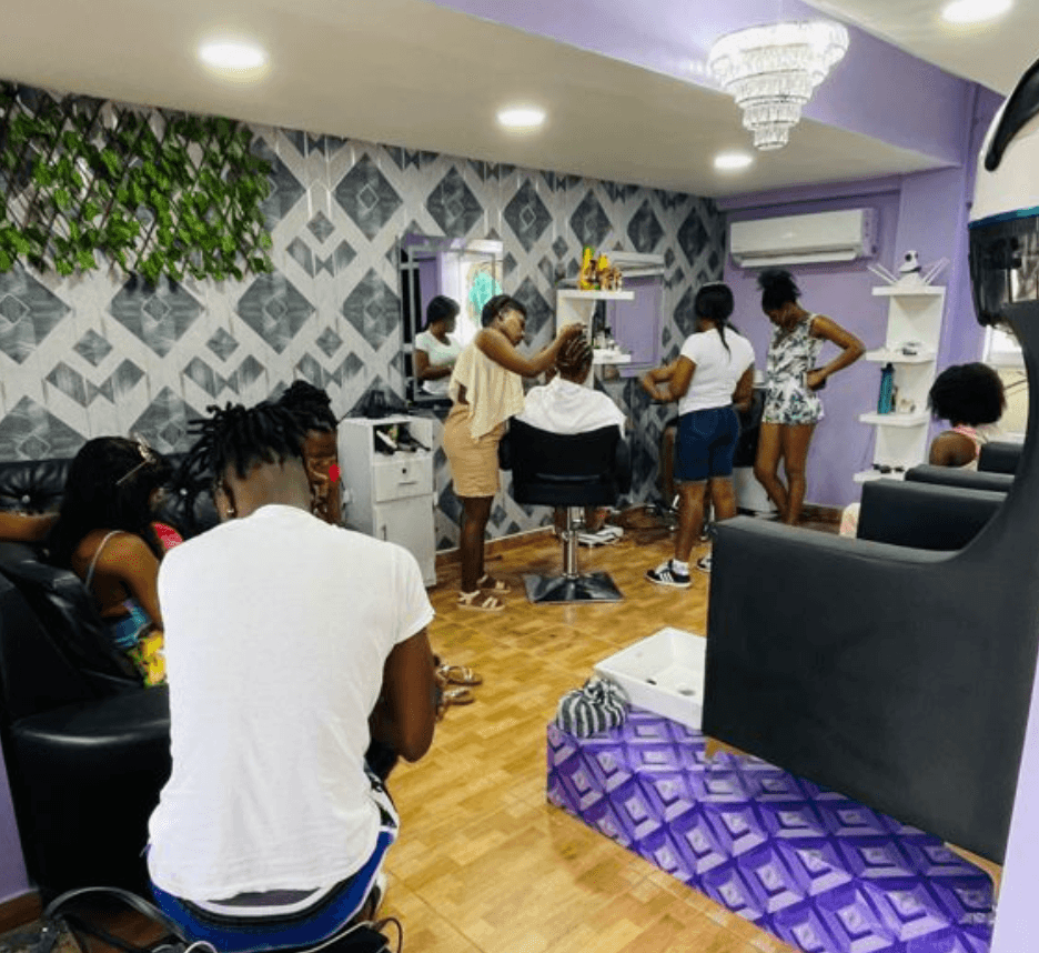 Bomba Creole Hair Salon Bávaro - Imagen 2