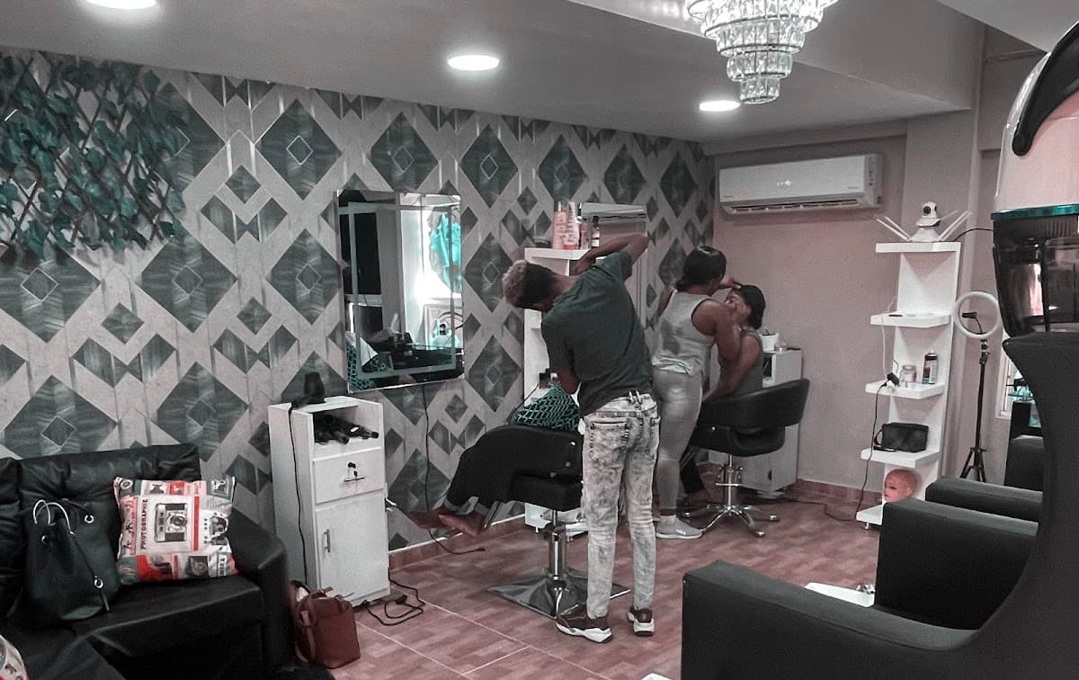Bomba Creole Hair Salon Bávaro - Imagen 1