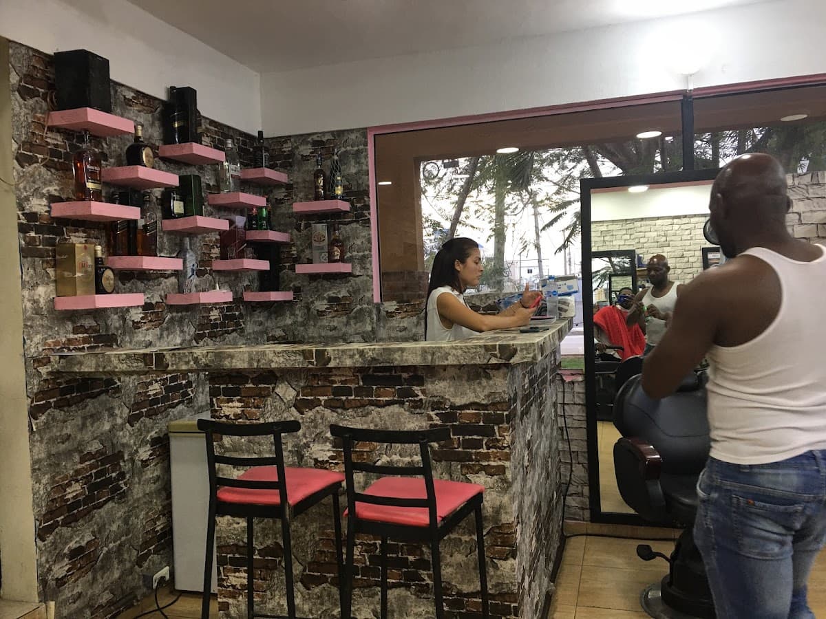 D'Menor Barber Shop - Imagen 1