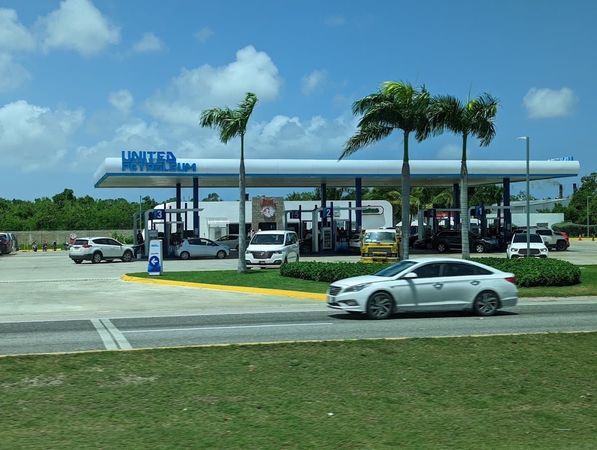 United Petroleum Estacion de combustible - Imagen 1