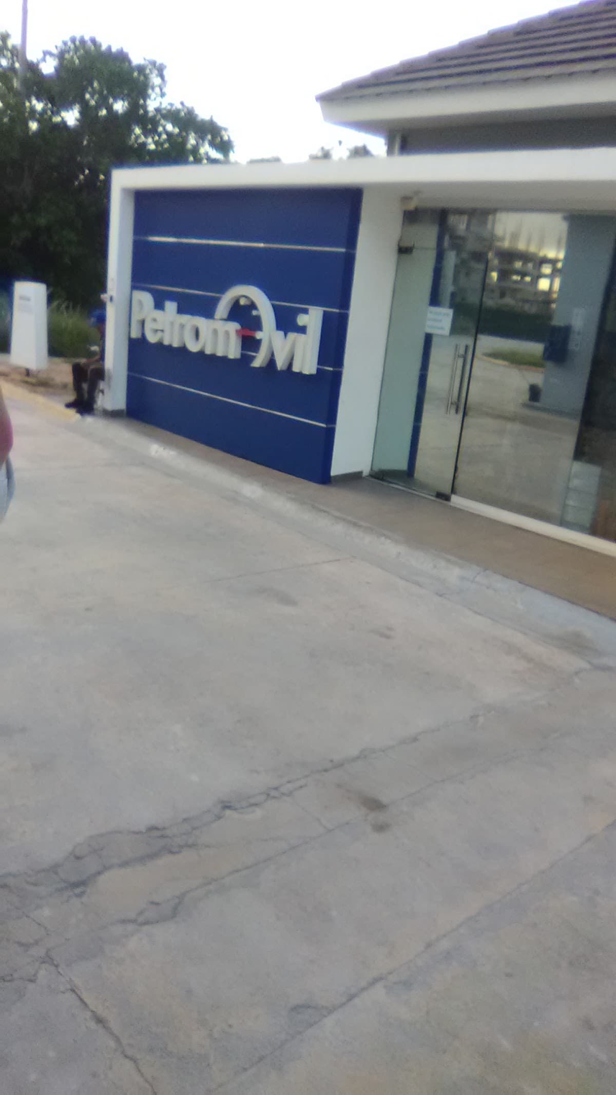 Petromovil, Cap Cana. - Imagen 2