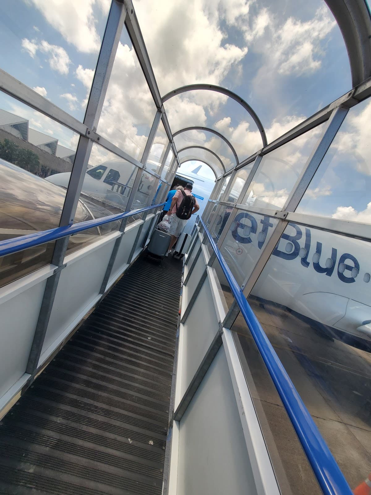JetBlue Ticket Counter - Imagen 2
