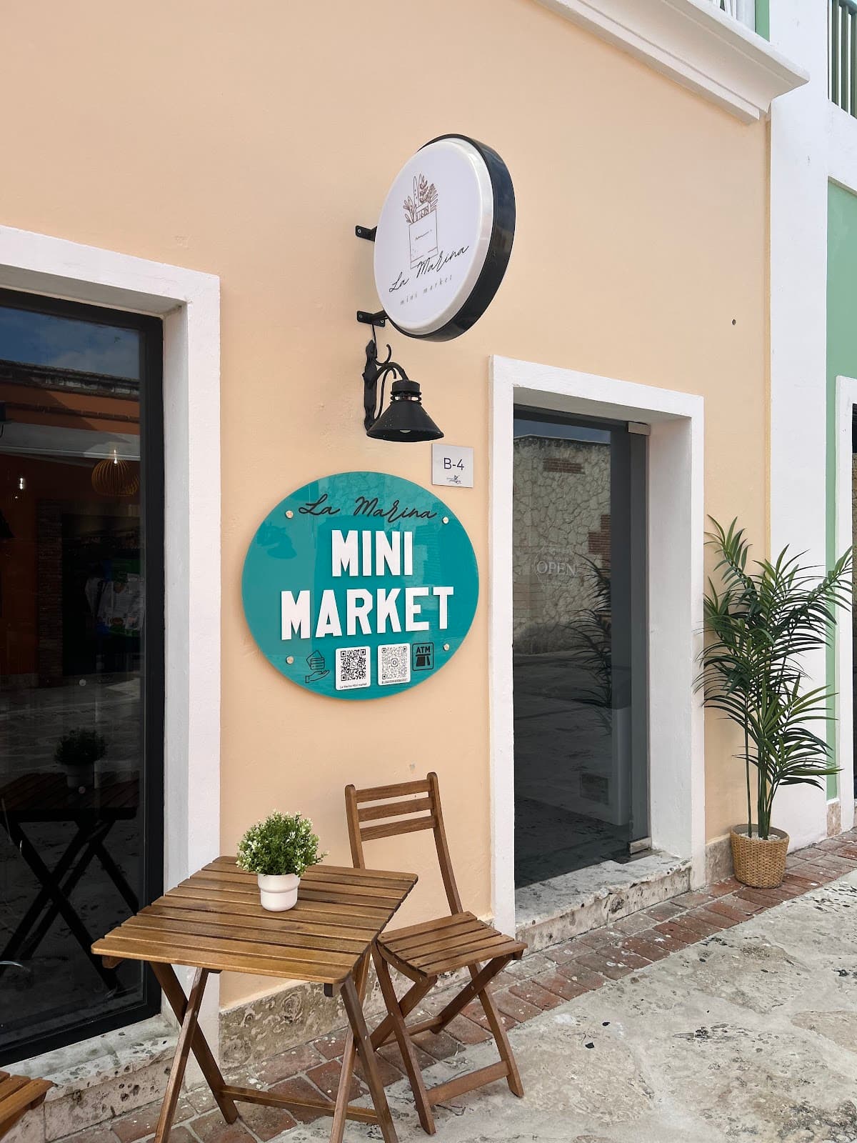 La Marina Mini Market Fishing Lodge Cap Cana - Imagen 1