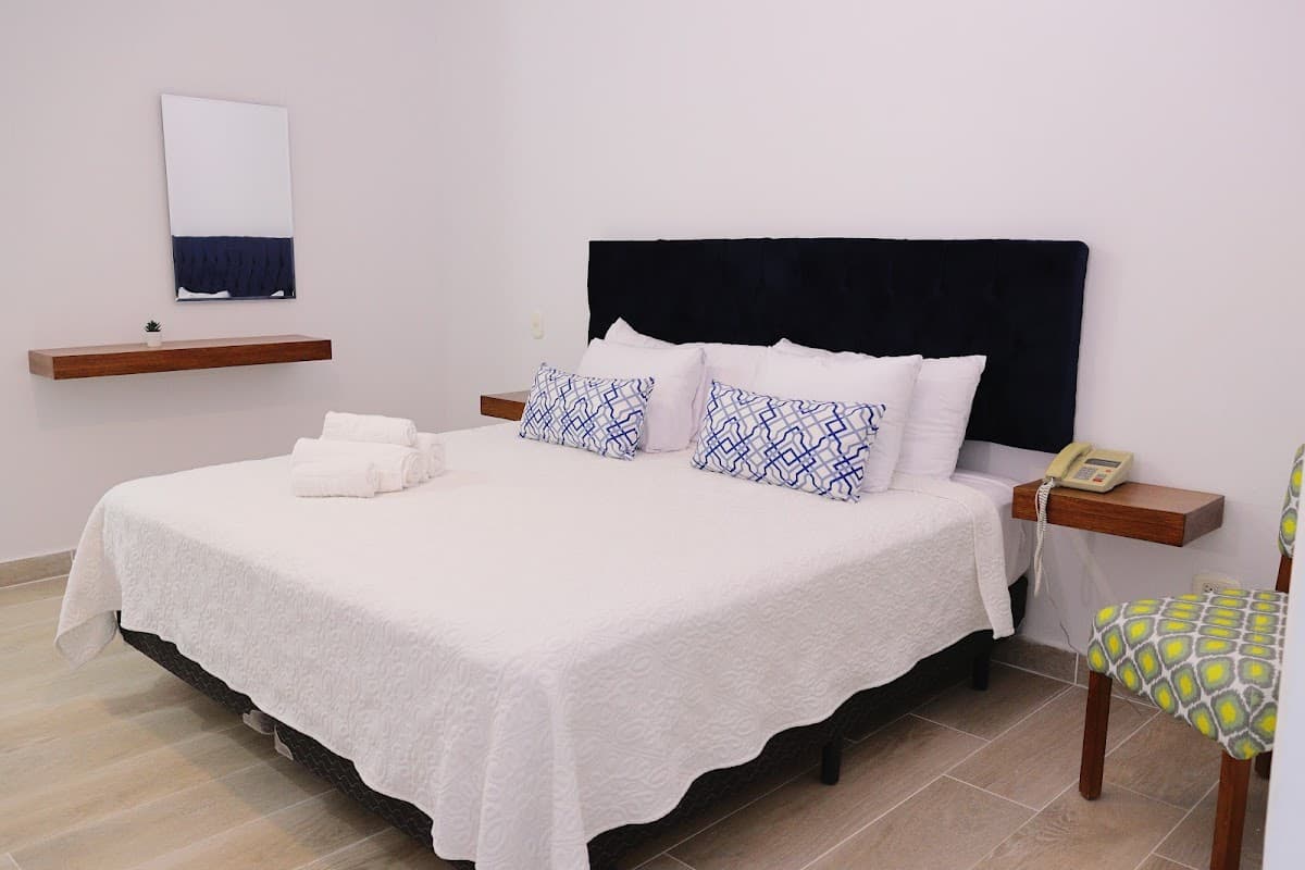 Hotel Capriccio Mare y Restaurante - Imagen 2