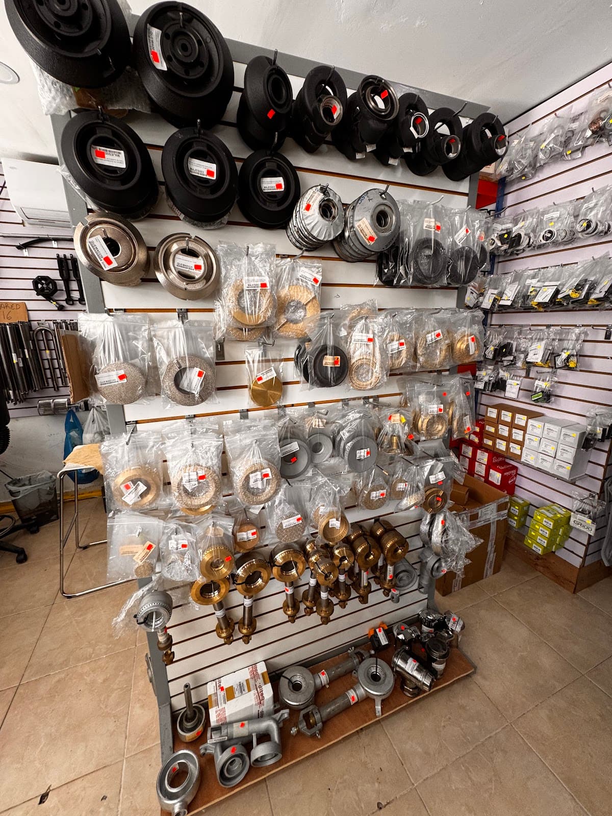 DITEQ EQUIPMENT SUPPLIER S.R.L. - Imagen 2