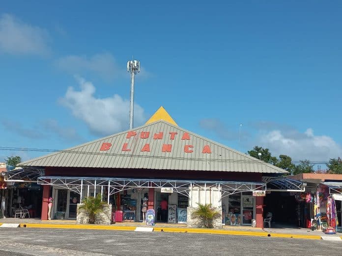 PUNTA BLANCA MALL - Imagen 1